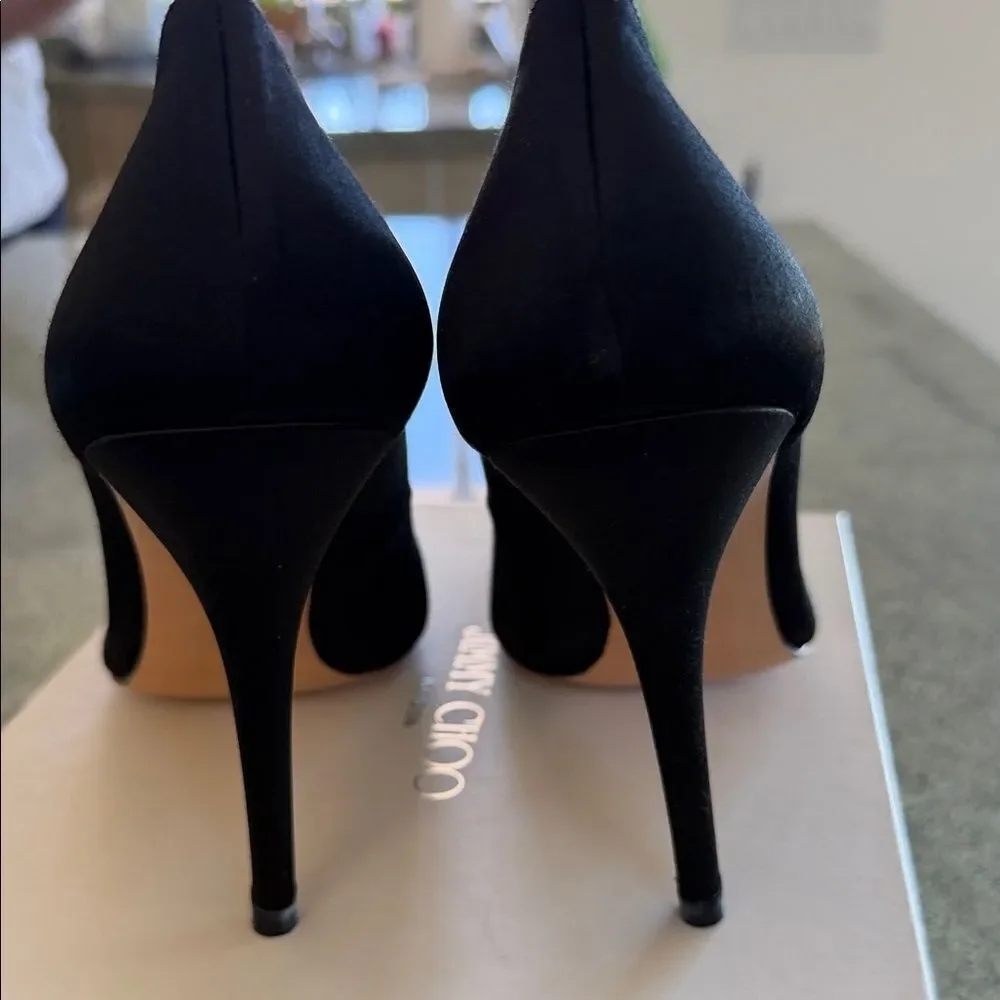New Stuart Weitzman Elegant Black Heels